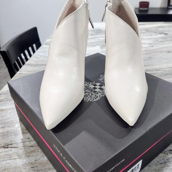 Vince Camuto Women's Pointed Toe Bootie Creamy White - Picture 3 of 8